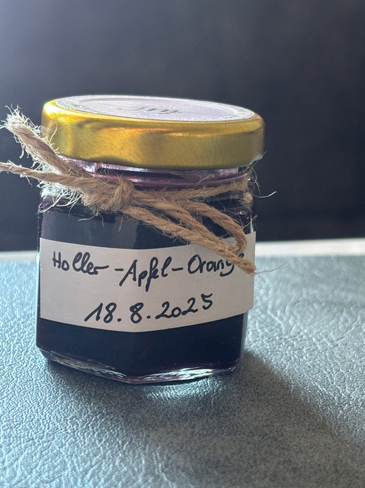 Holunderbeere mit Apfel und Orange